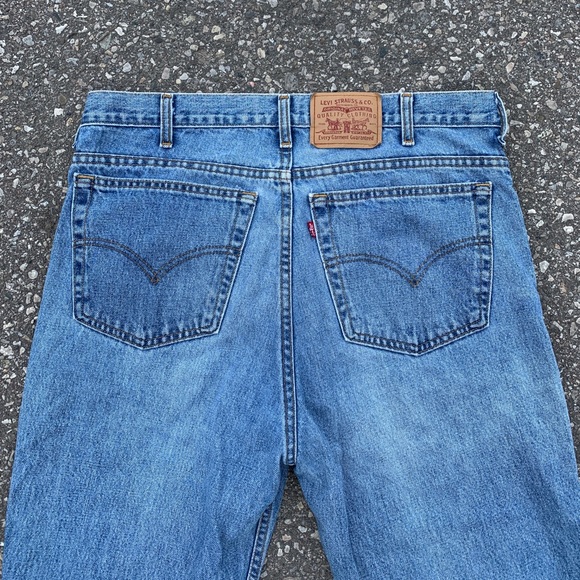 Vintage Made in Canada Levi’s 512 Jeans - Picture 10 of 11